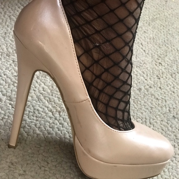Tan patent leather platform pumps - Picture 5 of 8